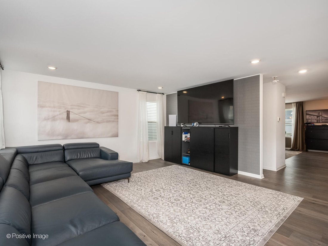 House in South Elgin, Illinois, United States 5 - 18398923