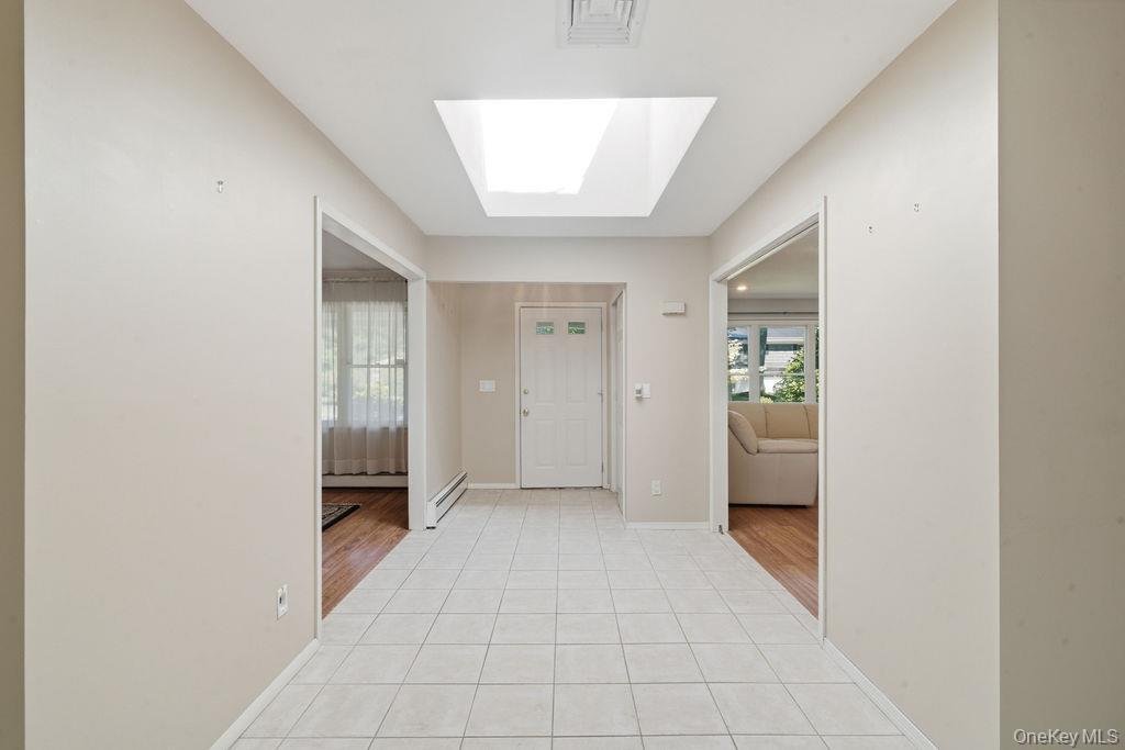 House in Smithtown, New York, United States 5 - 18398549
