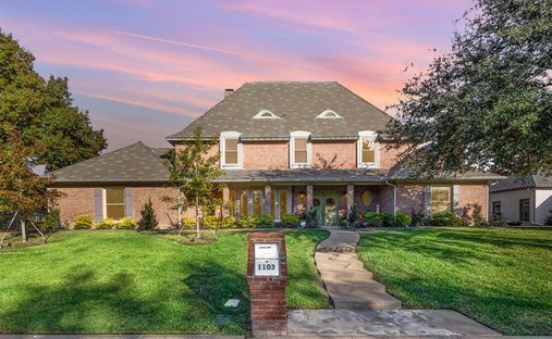 House in Arlington, Texas, United States 1