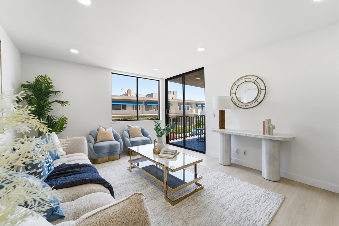 Condo in Signal Hill, California, United States 2 - 18399990