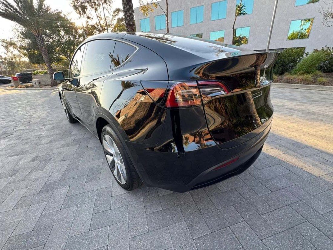 Suv in Newport Beach, CA, United States 5 - 18347363