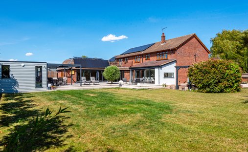 House in Crooked Mile, Nazeing, England 1