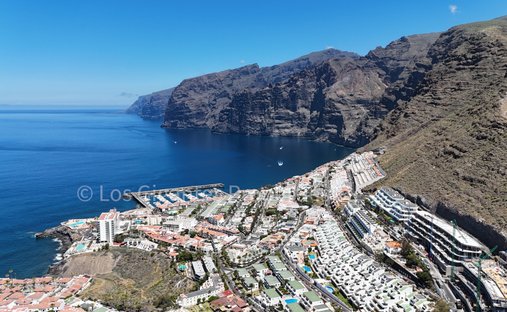 Penthouse in Acantilados de Los Gigantes, Canary Islands, Spain 1