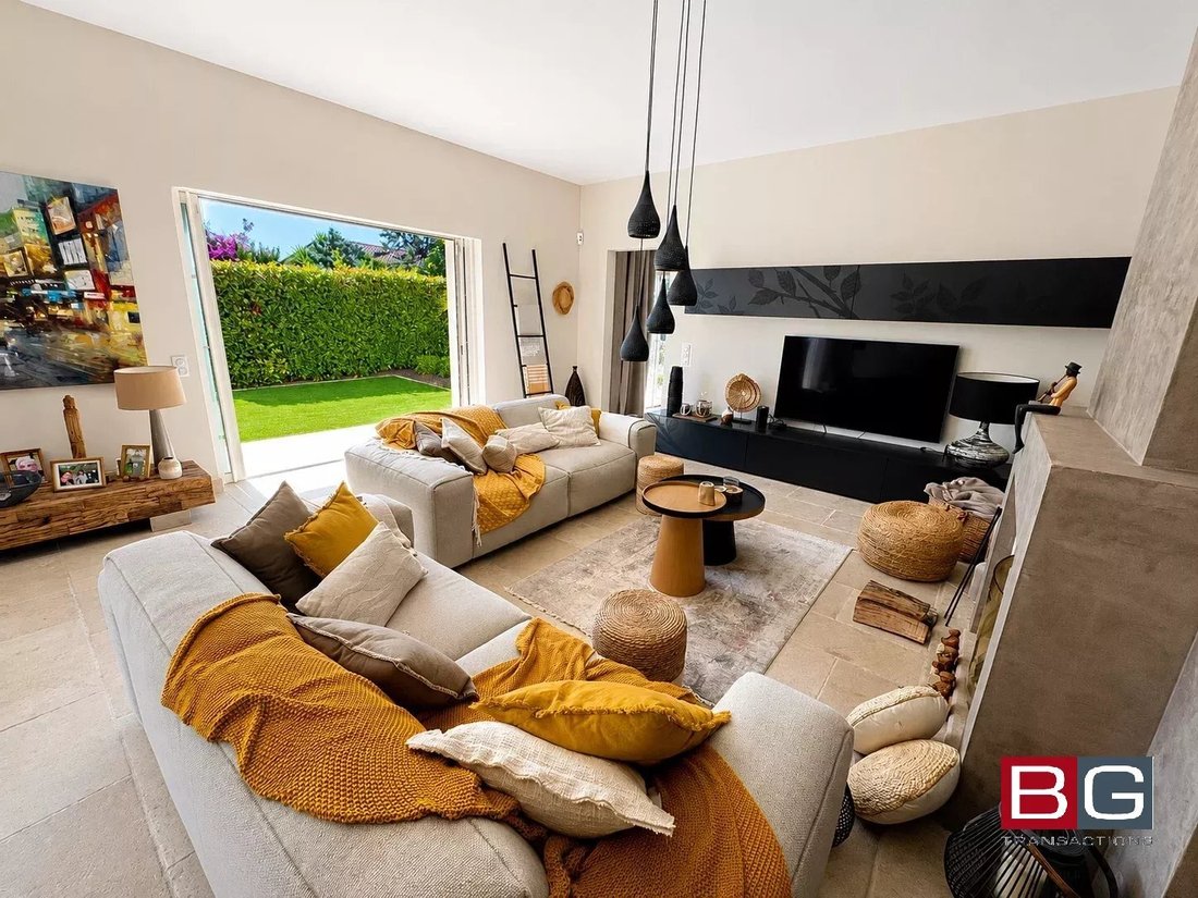 Villa in Les Cougoulins-Rastines, Antibes, France 4 - 15962099