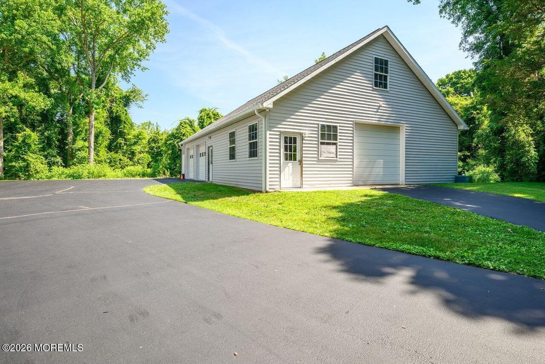 House in Freehold Township, New Jersey, United States 4 - 18400425