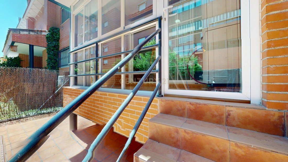 Villa in Distrito III, Alcala de Henares, Spain 5 - 18400150