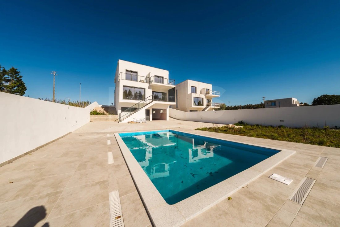 Villa in Nossa Senhora do Populo, Coto e Sao Gregorio, Leiria District, Portugal 1 - 18400273