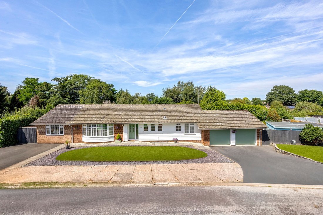 House in Storrington, England 1 - 18400155