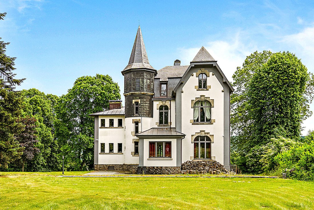 Chateau in Wincrange, Clervaux, Luxembourg 1 - 18400324