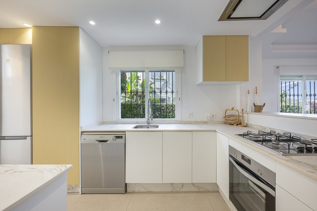 Apartment in Benahavis, Andalusia, Spain 3 - 18293577