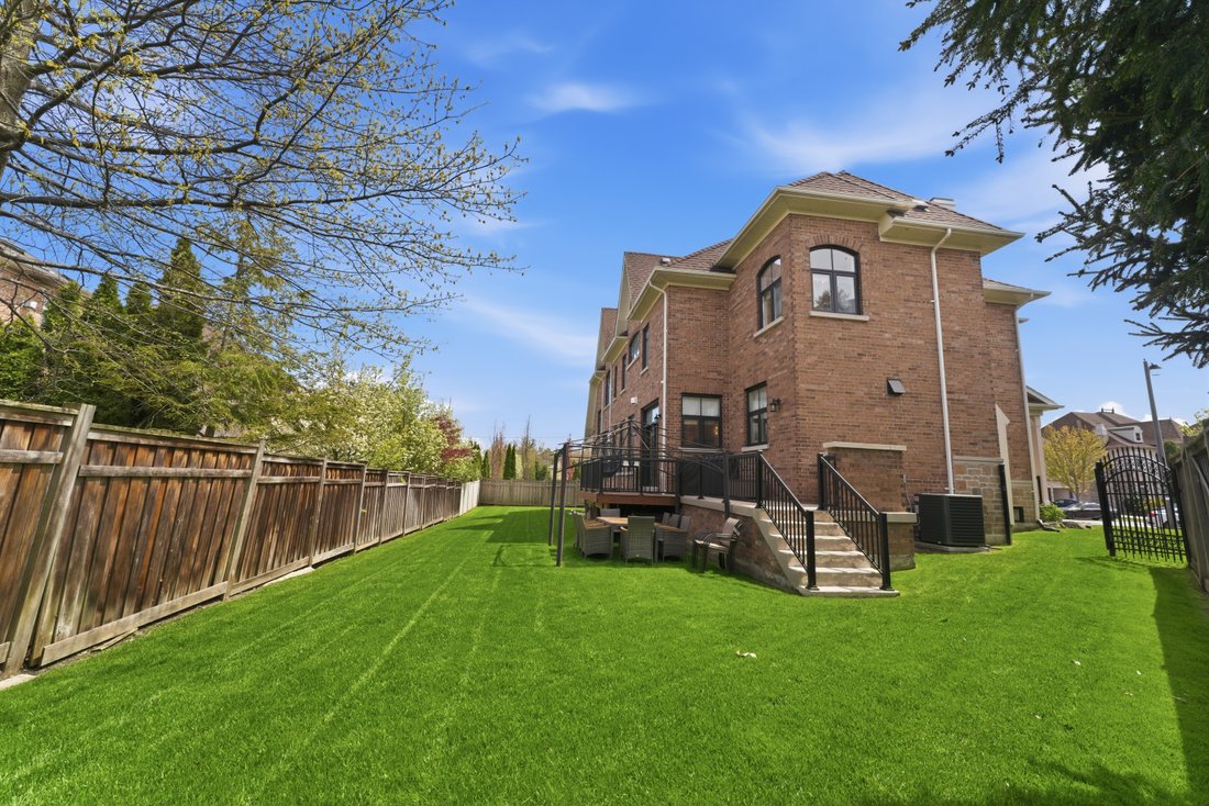 House in Mississauga, Ontario, Canada 2 - 17931153