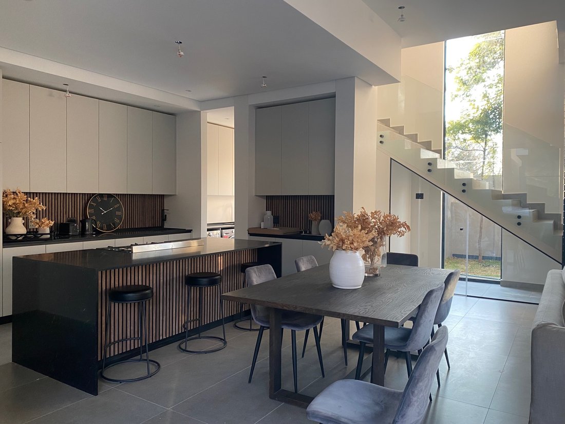 Country House in Benmore Gardens, Gauteng, South Africa 1 - 17927644