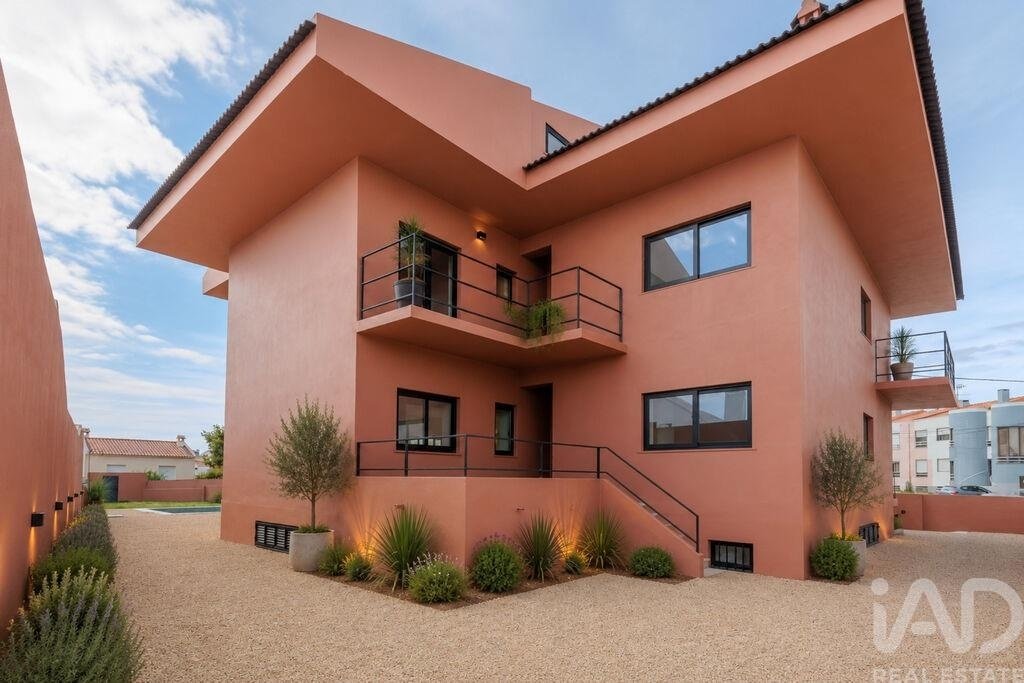 Townhouse in Charneca de Caparica e Sobreda, Setubal, Portugal 2 - 17842635