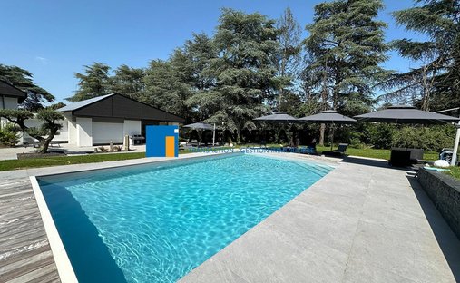 House in Saint-Étienne, Auvergne-Rhône-Alpes, France 1