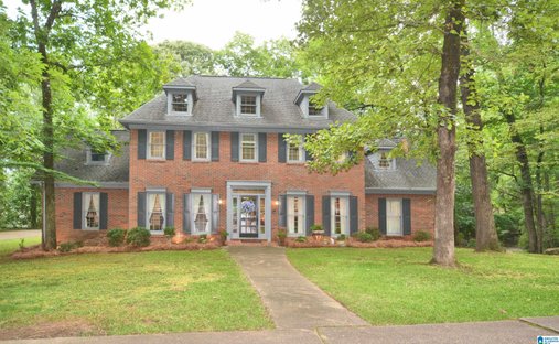 House in Mountain Brook, Alabama, United States 1
