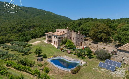 Country House in la Jonquera, Catalonia, Spain 1
