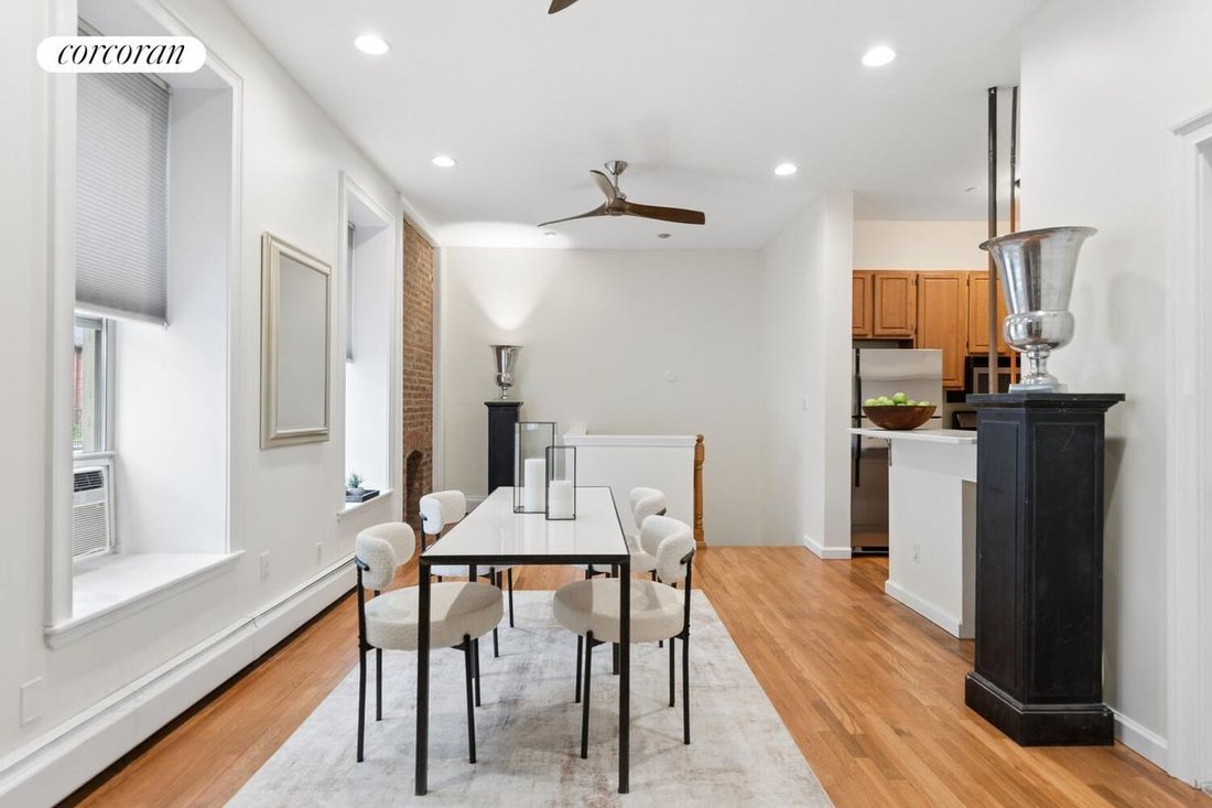 Condo in New York, New York, United States 1 - 18402579