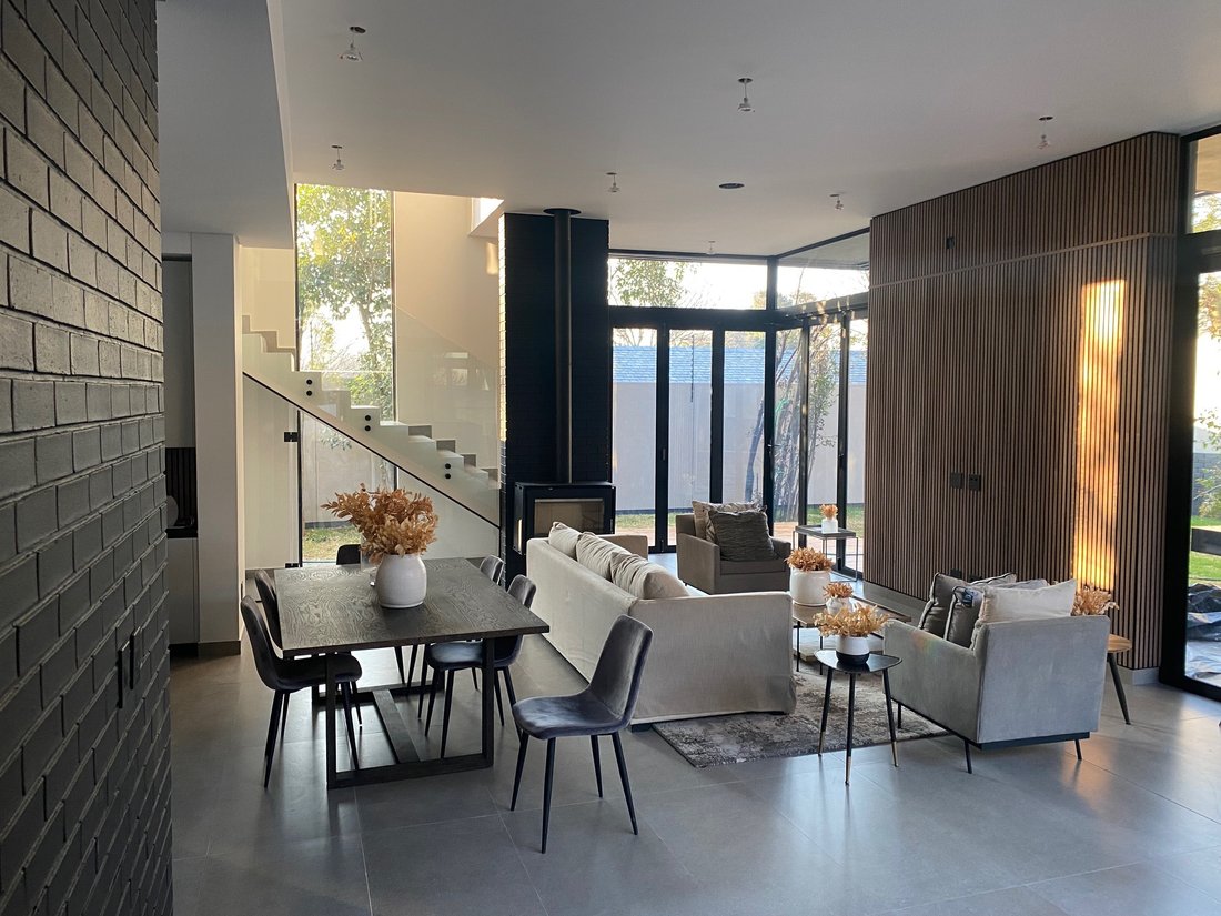 Country House in Benmore Gardens, Gauteng, South Africa 2 - 17927644
