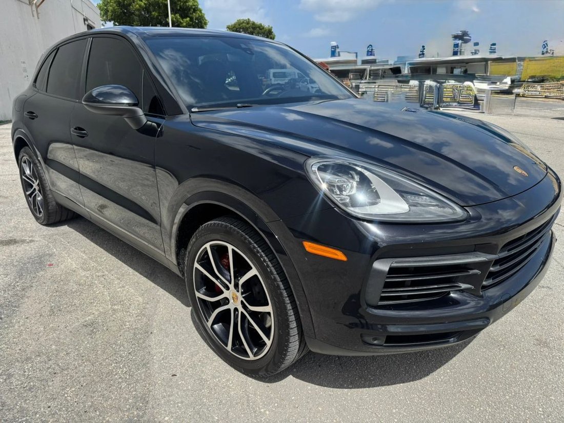 Suv in Miami, FL, United States 2 - 18400737