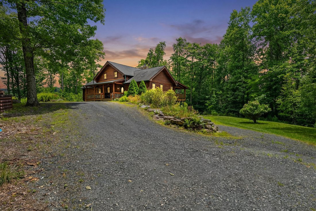 House in Newland, North Carolina, United States 2 - 18400793