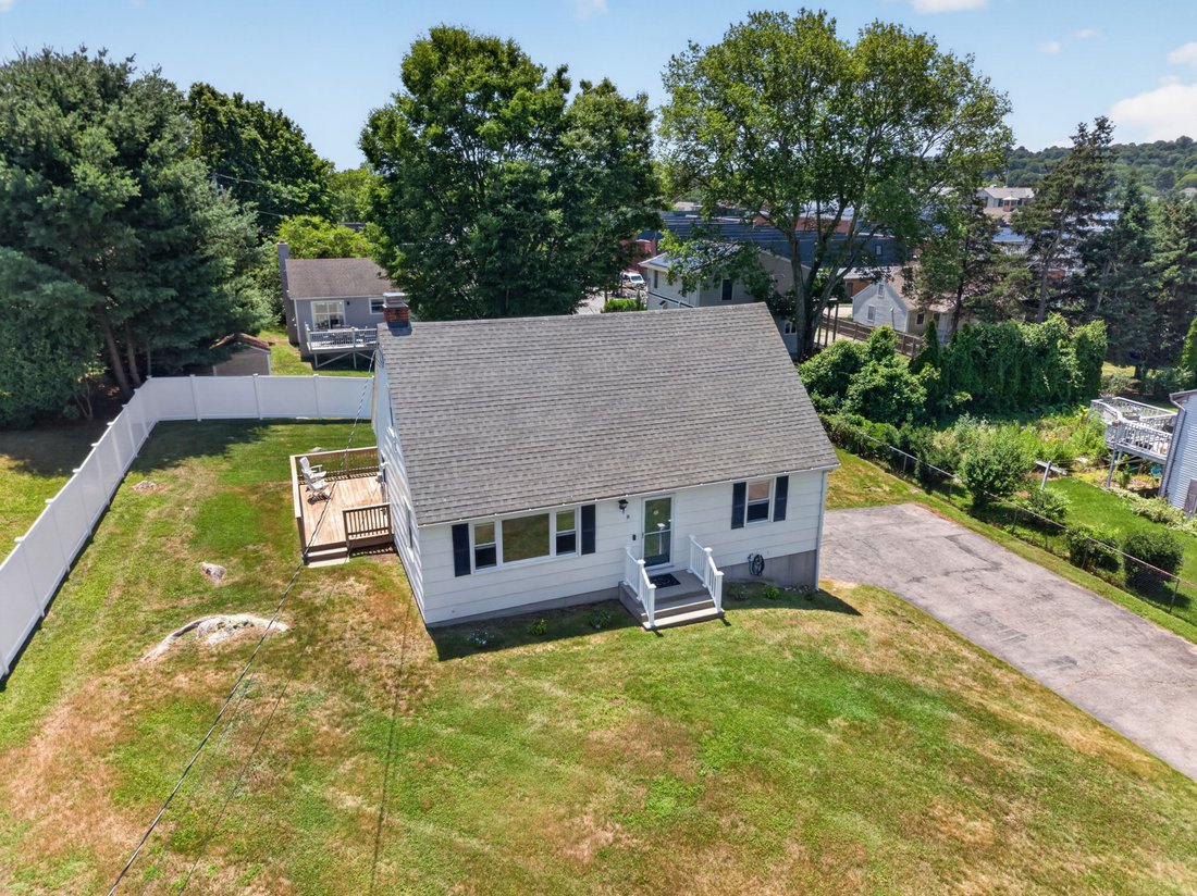 House in Groton, Connecticut, United States 3 - 18402590