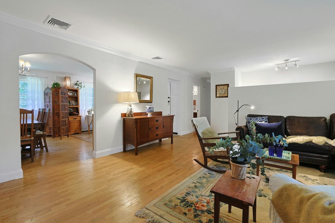 House in Airmont, New York, United States 4 - 18402596