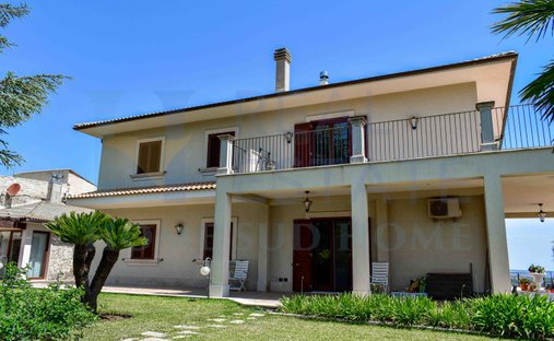 Villa in Canicattini Bagni, Sicily, Italy 1