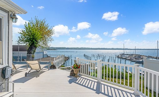 Cranston, Rhode Island, United States 1