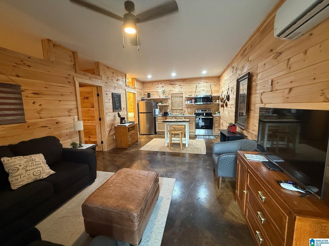 Piedmont, Alabama, United States 3 - 18400937