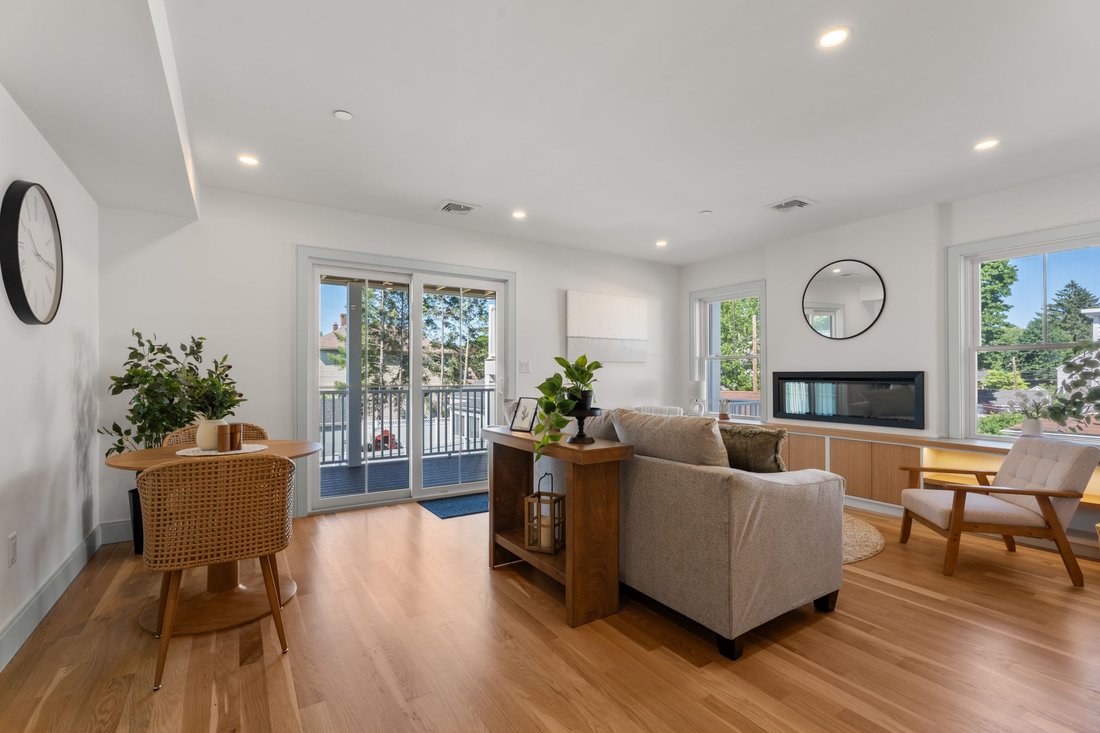 Condo in Stoneham, Massachusetts, United States 1 - 17754086