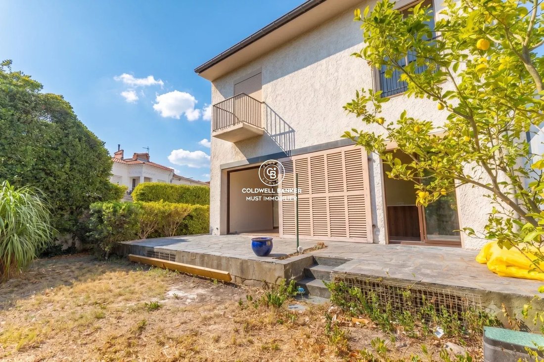 Townhouse in Les Remparts-Kennedy, Perpignan, France 1 - 18393263