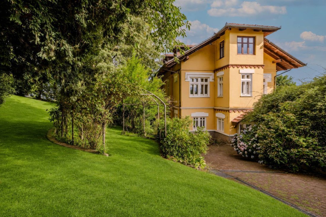 House in Viverone, Piedmont, Italy 1 - 18400791