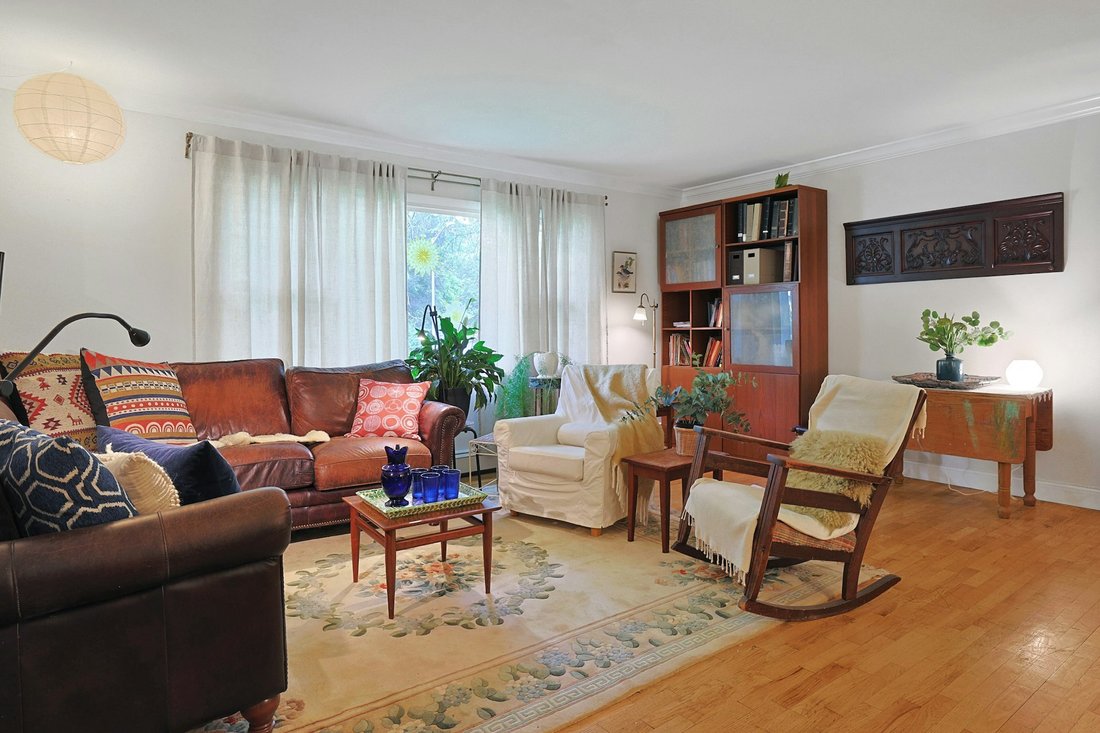 House in Airmont, New York, United States 2 - 18402596