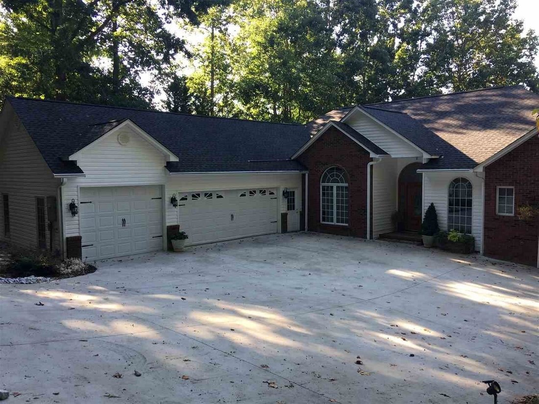 House in Seneca, South Carolina, United States 1 - 18402035