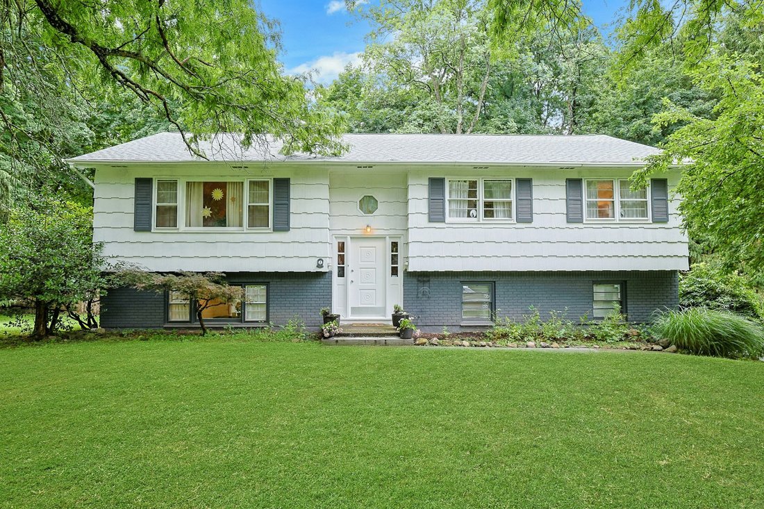House in Airmont, New York, United States 1 - 18402596