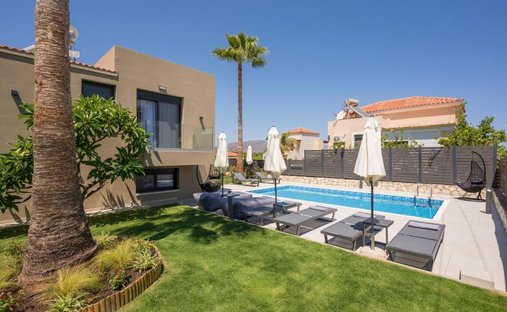 Villa in Platanias, Greece 1