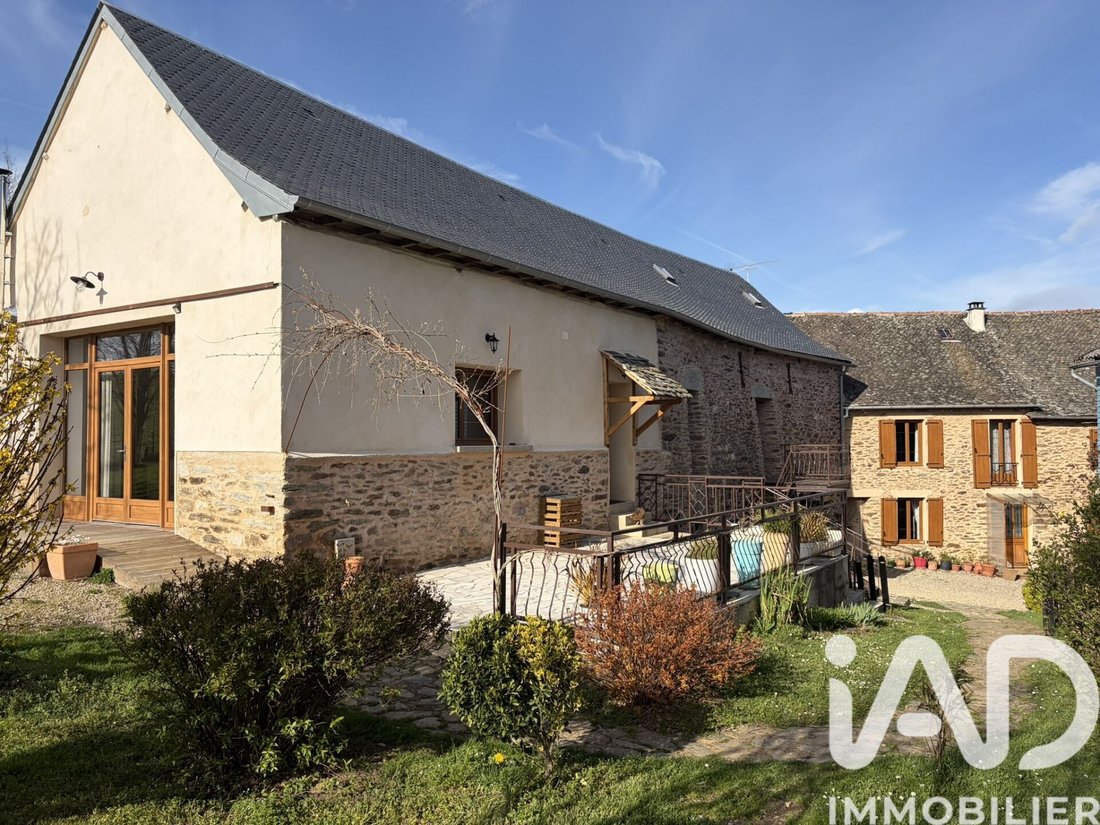 Casa en La Salvetat-Peyralès, Occitania, Francia 1 - 18402572