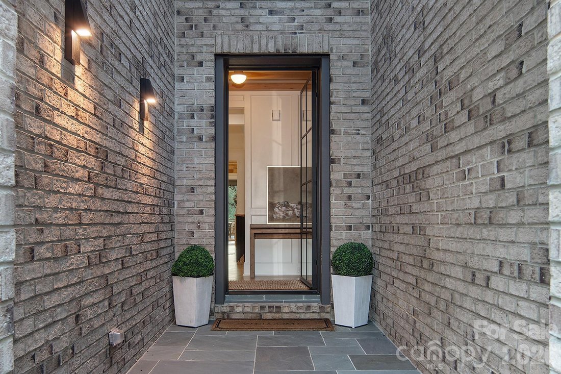 Condo in Charlotte, North Carolina, United States 5 - 18402468