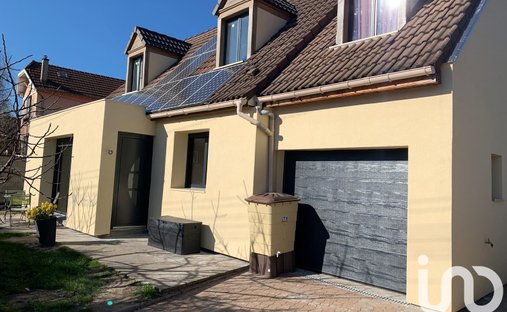 House in Les Callais, Eaubonne, France 1