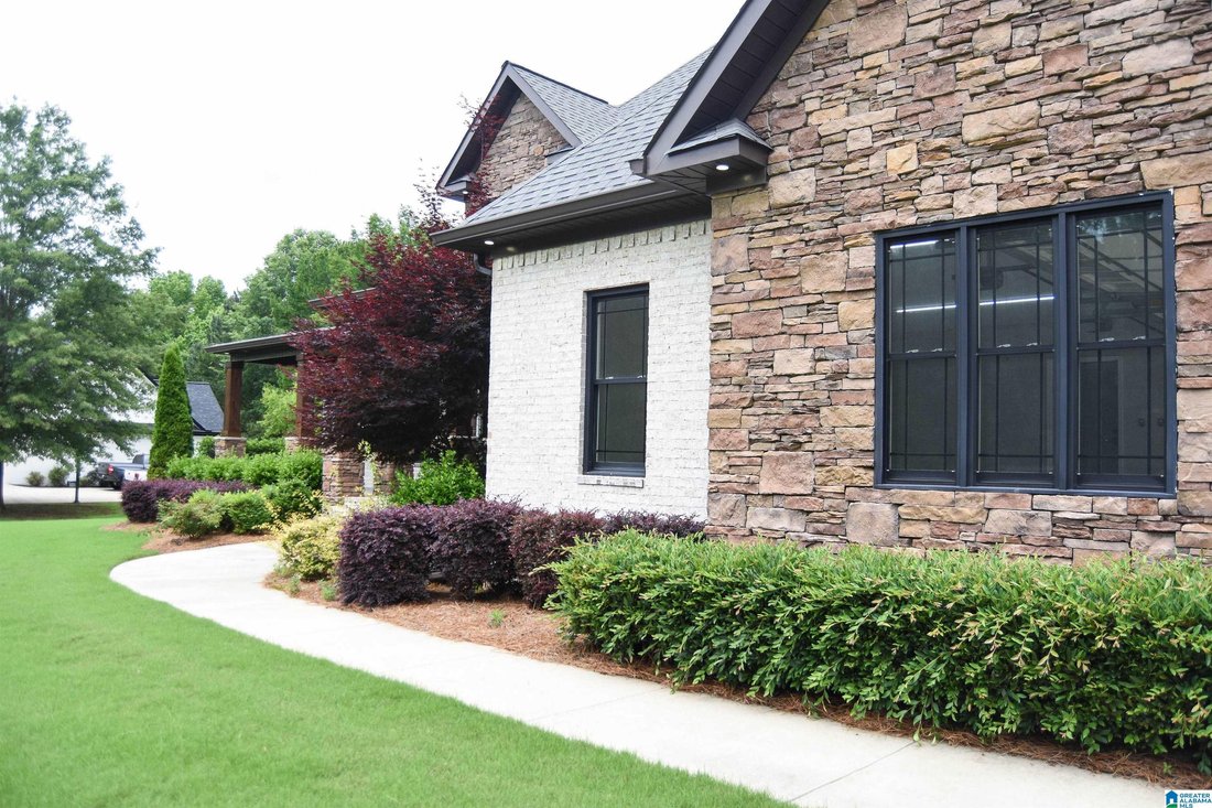 House in Anniston, Alabama, United States 3 - 18400964