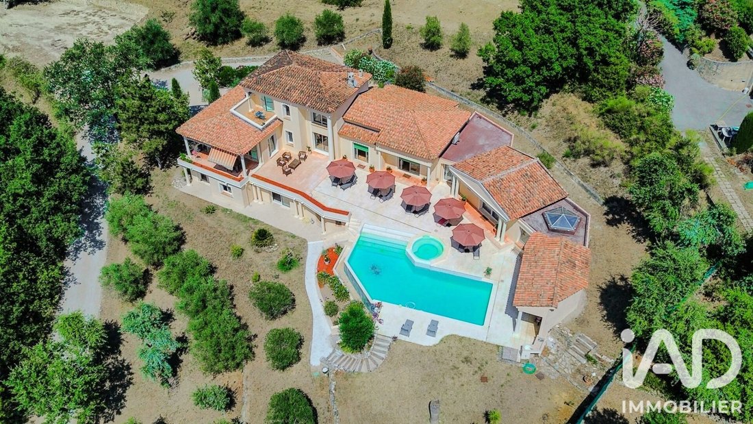 House in Châteauneuf-Grasse, Provence-Alpes-Côte d'Azur, France 2 - 18392878