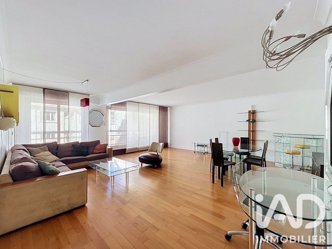 Apartment in Violet Commerce, Paris 15e Arrondissement, Paris 3 - 18406156