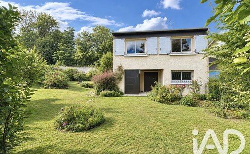 House in Orgeval, Ile-de-France, France 1