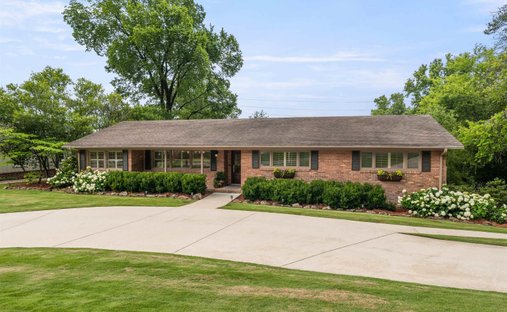 House in Mountain Brook, Alabama, United States 1