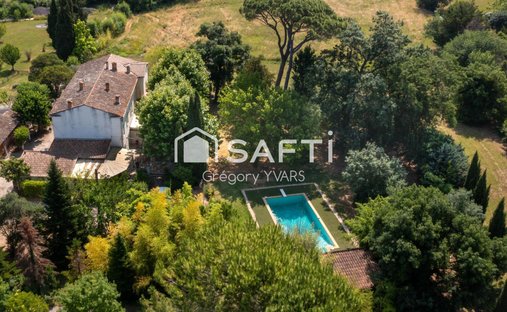 House in Sud, Le Luc, France 1