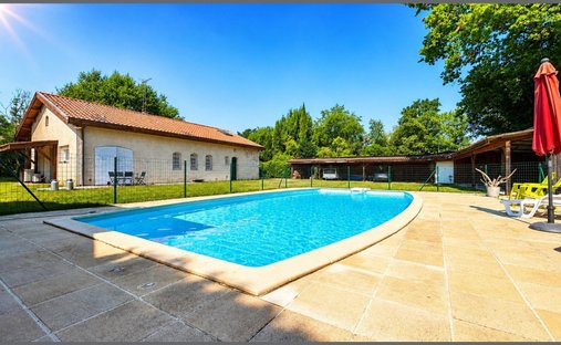 House in Sud, Léognan, France 1