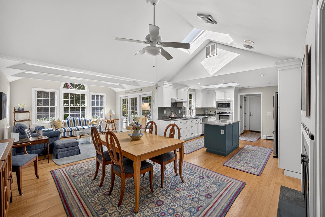 House in Dennis, Massachusetts, United States 4 - 18400516