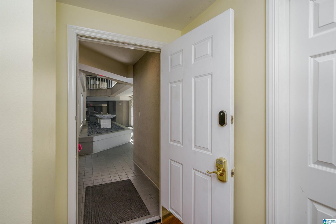 Condo in Birmingham, Alabama, United States 5 - 18401629