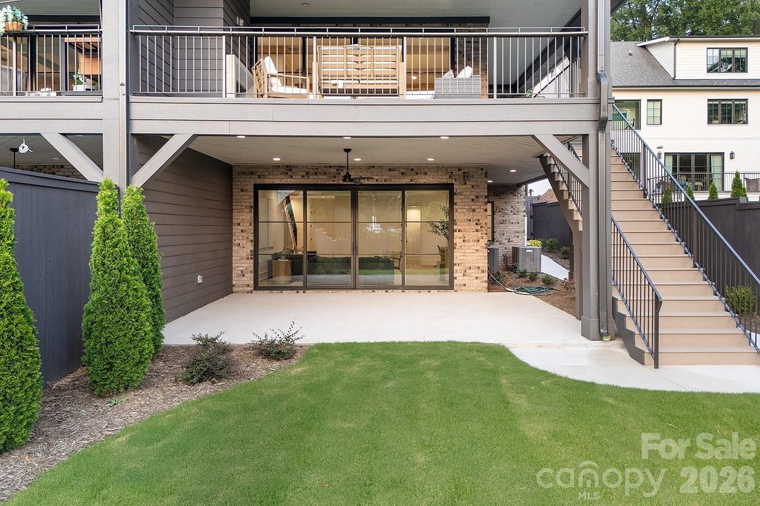 Condo in Charlotte, North Carolina, United States 2 - 18402468