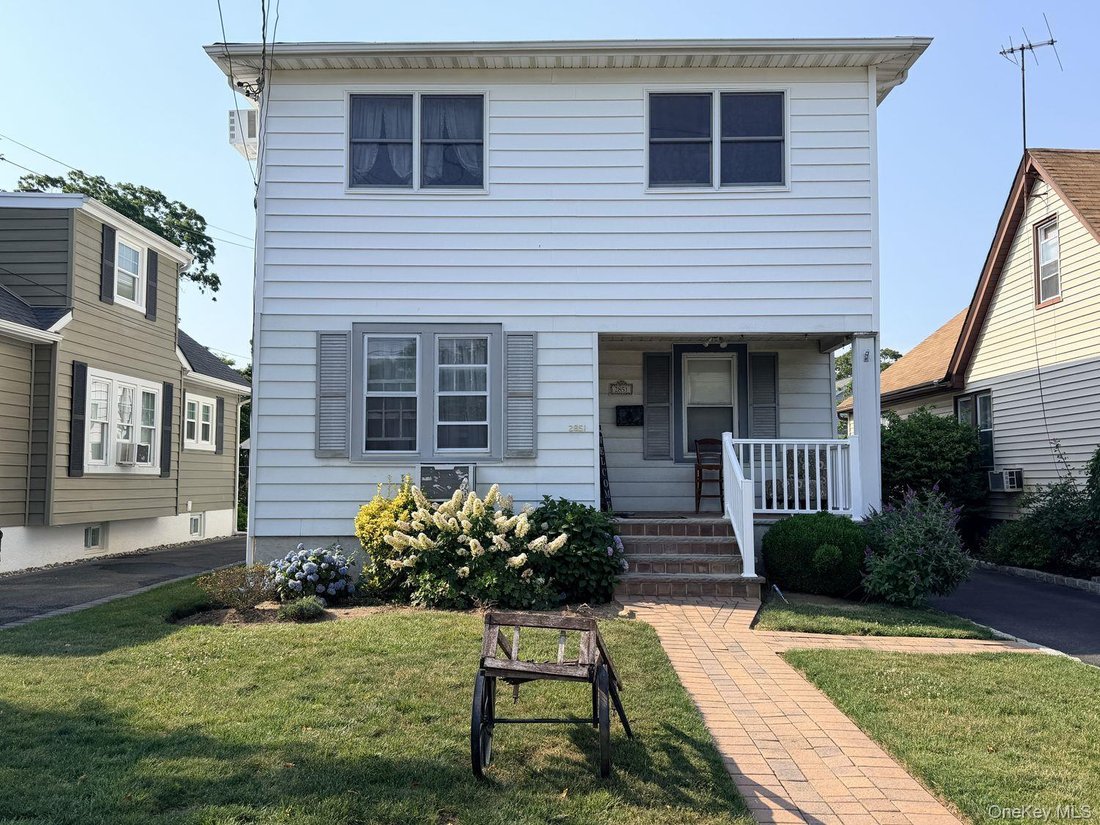House in Bellmore, New York, United States 1 - 18393704